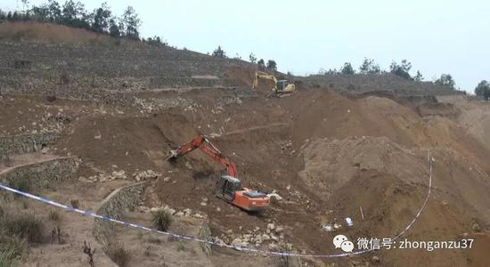 ▲2017年1月，桐庐警方在桐庐县瑶琳镇大庙村敖岭山找到王海涛的遗体。警方供图