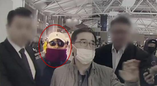 圈中者为金学义本人