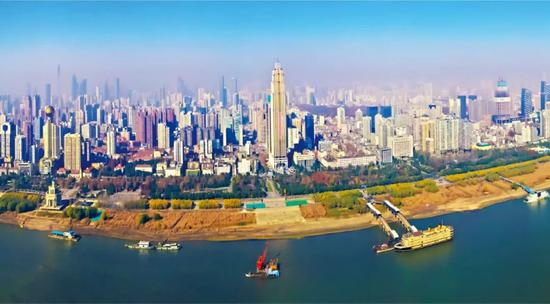 武汉倾力改革、加强创新，为大武汉复兴注入强劲动力。图为航拍镜头下的现代大武汉&nbsp;记者任勇 摄