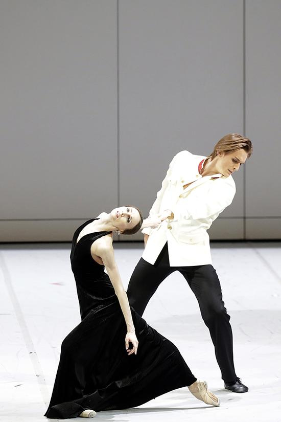 《安娜·卡列琳娜》剧照 “美Z”扎哈洛娃主演