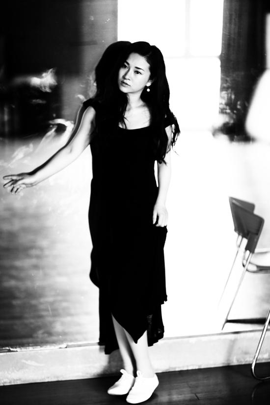 穿着义肢的廖智