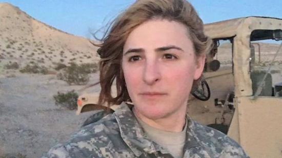 资料图片：美陆军上尉詹妮弗·皮斯是一名变性士兵，已多次派驻阿富汗作战。（图片来源于网络）