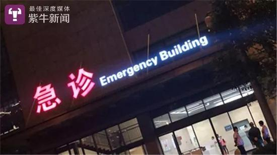 [病人被送往ICU抢救]