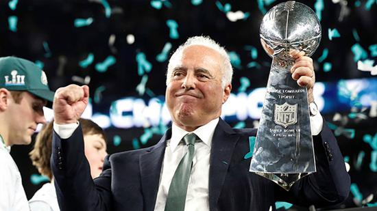 费城老鹰队的老板杰弗瑞·鲁瑞。