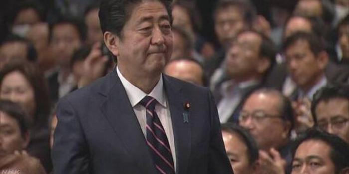安倍第3次当选自民党总裁 将成日本在位最长首相