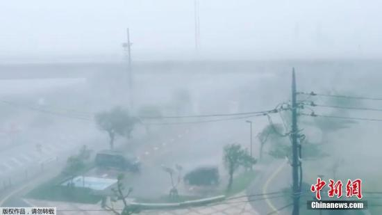 　　当地时间2018年9月29日，今年第24号台风“潭美”20日袭击日本冲绳，继续向北行进，并已造成至少18人受伤。