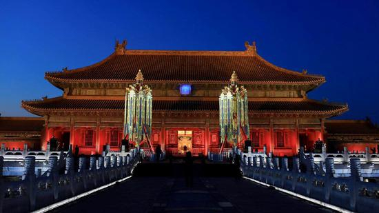 乾清宫前竖立的一对万寿灯。新京报记者 浦峰&nbsp;摄