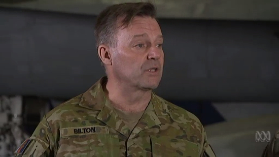 　　澳大利亚联合作战司令部指挥官比尔顿中将在开幕上向记者们提及中国815A电子侦察船来澳一事 图源：ABC