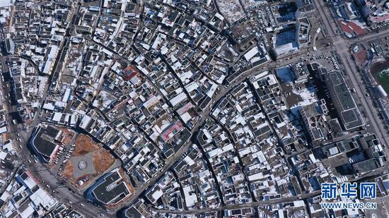 这是青海省玉树藏族自治州玉树市西杭街道扎西大同村（4月6日摄，无人机照片）。 新华社记者 吴刚 摄