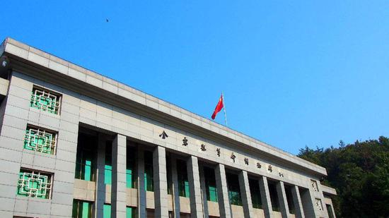 　　△安徽金寨是红四方面军、红25军的主要发源地，先后组建过11支主力红军队伍。革命战争年代，10万金寨儿女为国捐躯。这是安徽金寨博物馆。
