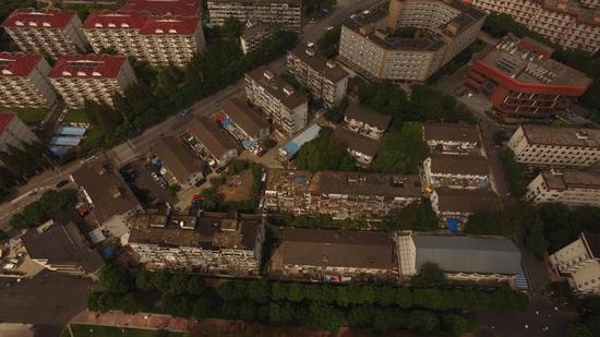 武川路222弄改造前全景（央广网发 杨浦区供图）