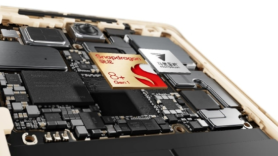  OPPO Reno9 Pro+采用第一代骁龙®8+ 移动平台