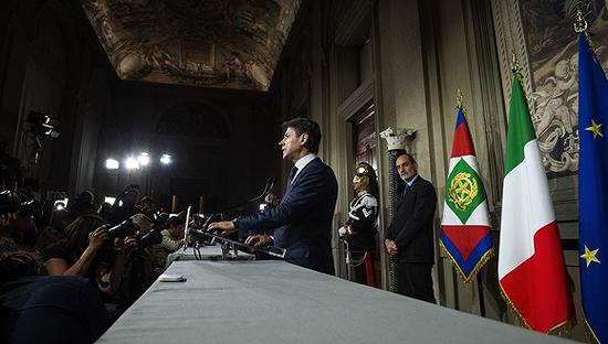 5月31日，孔特再次被任命为意大利总理。图片来源：视觉中国