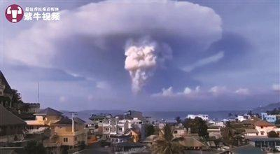 火山喷发时的景象。