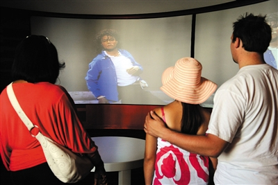 格莱美博物馆在迈克尔·杰克逊去世后推出了临时纪念展览： “迈克尔·杰克逊：音乐遗产”