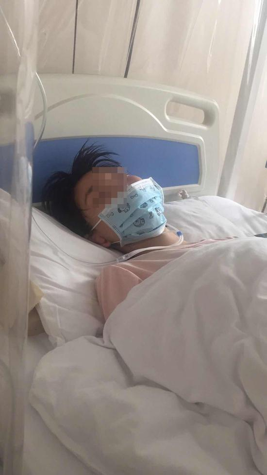 崔纤刚住院时的病床照