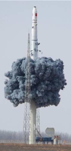 　　美国航天飞机使用的SRB助推器，这是目前世界上最先进的分段式固体燃料火箭，美国NASA的SLS重型火箭也将使用这种火箭，不过增加一个分段，达到5段