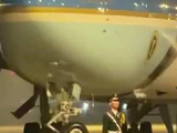 空军一号轰鸣而过中国军人纹丝不动