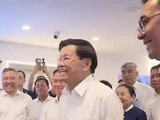 老挝国家主席观看中国机器人表演