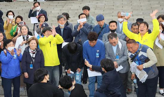 　　2020年5月，兄弟福利院事件受害者终于等到《过去史法》修订案在国会通过的消息。图片来源：视频截图