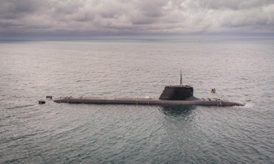正在海试的“絮弗伦”号核潜艇。