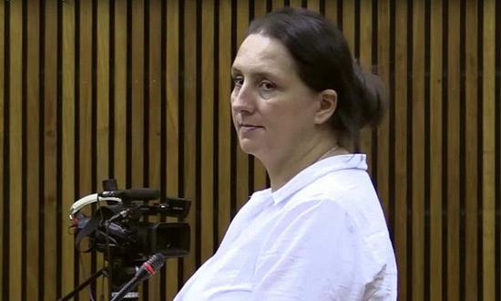 莫姆伯格接受庭审。来源：YouTube截屏