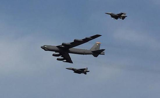 美国空军B-52轰炸机