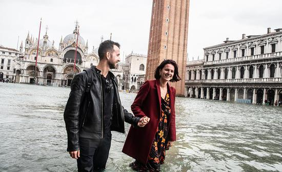 威尼斯的标志，圣马可广场已然变成湖泊（图片来源：视觉中国）