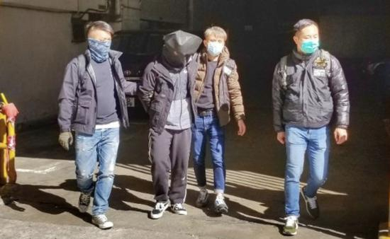 　警方抓获的一名涉案男子。来源：港媒