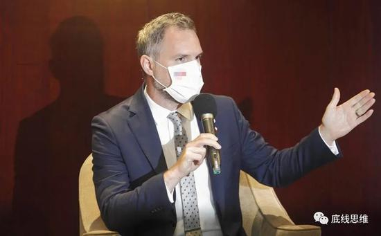 　　9月4日，与捷克议长同行赴台的布拉格市长贺瑞普（Zdenek Hrib）也跟他一唱一和，称自己是“台北市民”。