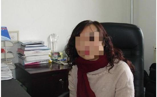 南京邮电大学材料科学与工程学院教授张宏梅。图片来源 南京邮电大学报