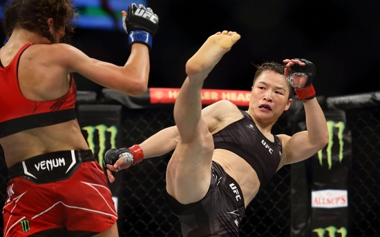 张伟丽二番战KO乔安娜。&nbsp; 图/IC photo