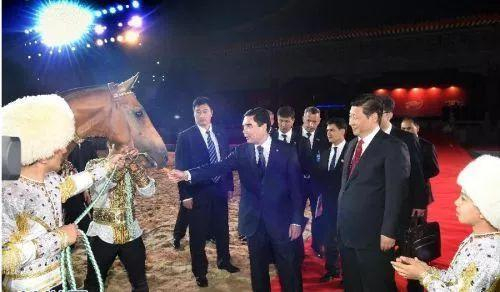 △习近平获赠汗血宝马