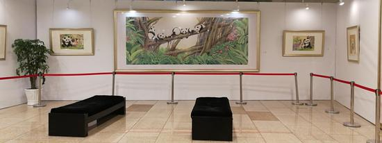 “国宝生肖——刘中邮品与国画艺术展”现场
