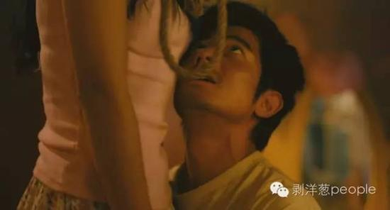 电影《最爱》截图。电影讲述了一个有关艾滋病和爱情的故事。图片来自网络