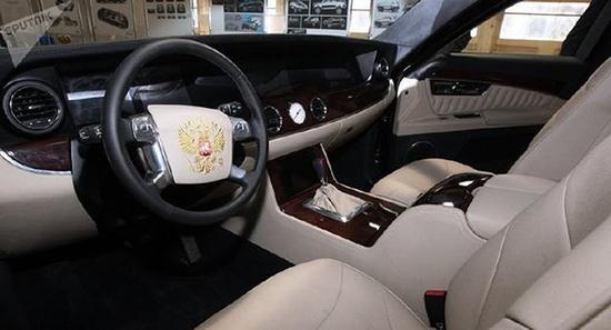 俄总统新座驾内部装潢曝光。