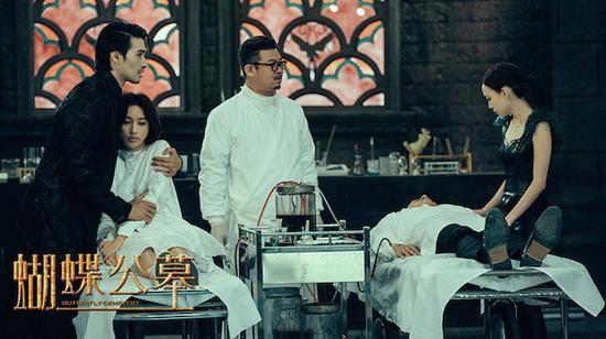　　10月的另一部改编作品《蝴蝶公墓》，其同名原著作者蔡骏是中国悬疑小说第一人，可惜他的作品改编的电影都没能引起很大的反响。