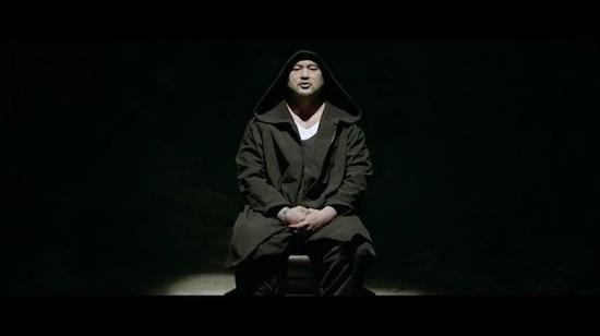 　　4月，恐怖悬疑片《惊悚小说》由同名的网络小说改编，讲述了由过气作家创作一部叫做《惊悚小说》的作品而引发的连环事件。