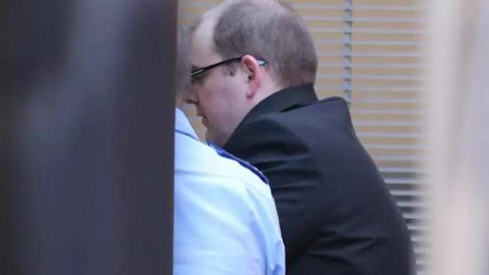 ▲巴雷特今日出庭。图片来源每日电讯报