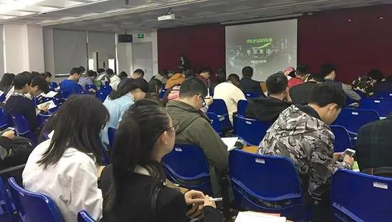 11月8日的宣讲会&nbsp;殷梦昊 摄 图片来源：解放日报·上观新闻