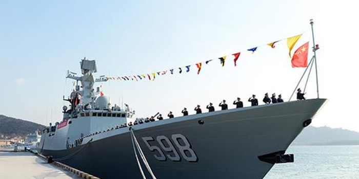 中国自行研制导弹护卫舰日照舰入列 舷号598(图)