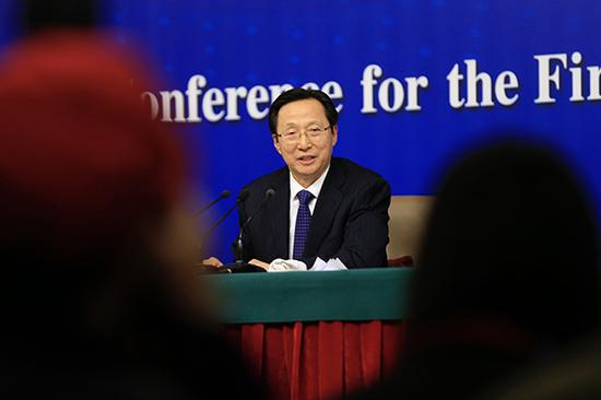 3月7日，农业部部长韩长赋出席新闻发布会。 澎湃新闻记者 赵昀 图