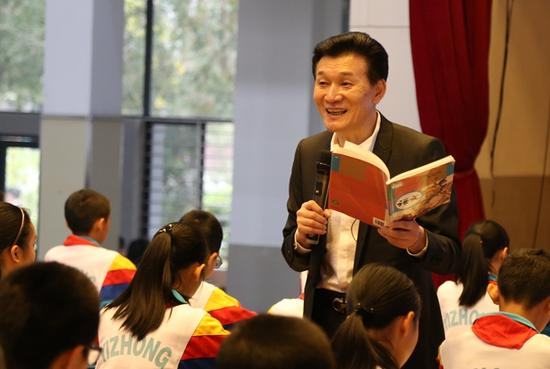 王旭明“真语文”公开课现场。摄影/李文强