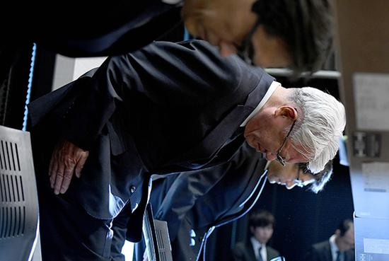 　　当地时间2018年3月6日，日本东京，日本神户制钢所董事长兼社长川崎博将于4月1日辞职，负责铜、铝制品的副社长金子明也将辞职。 视觉中国 图