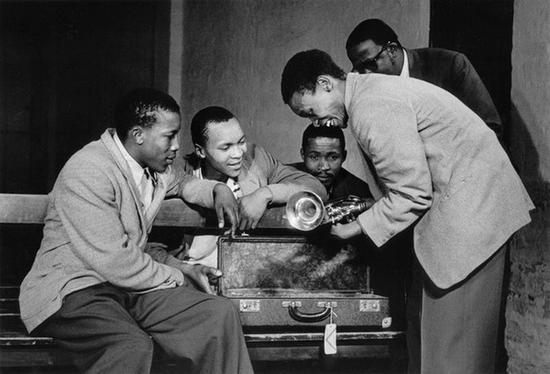 麦塞克勒的第二把小号来自路易斯·阿姆斯特朗。