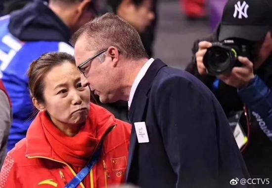 李琰与裁判交涉 图自：@cctv5