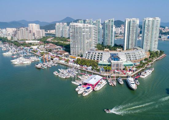 　　2017年12月8日，2017海天盛筵-第八届中国游艇、航空及时尚生活方式展在三亚正式开幕。 &nbsp;本文图片均来自视觉中国