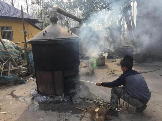 农村土法酿酒