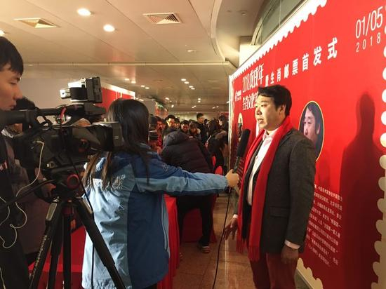 刘中接受媒体采访