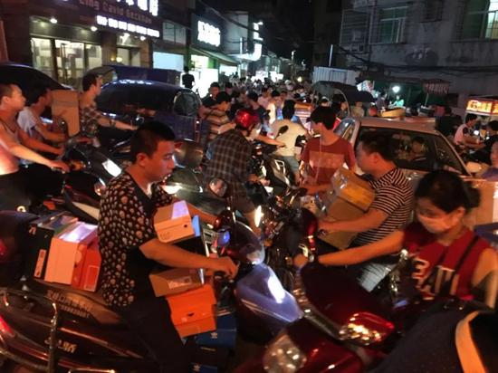 ▲2017年1月8日，福建莆田，中国安福电商城。图片来源：视觉中国